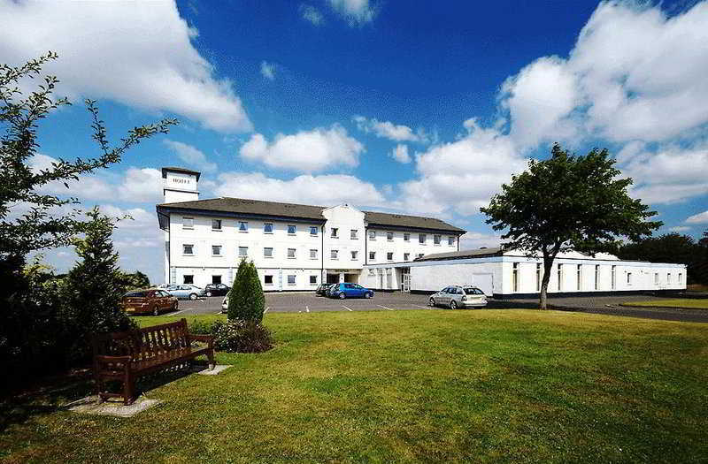 Cairn Hotel Bathgate Exterior photo