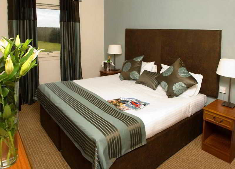 Cairn Hotel Bathgate Exterior photo