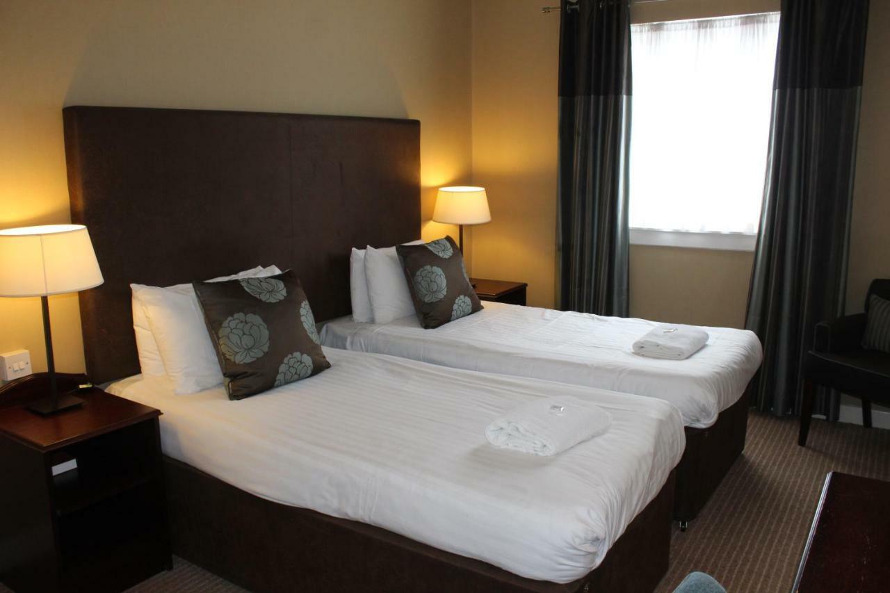 Cairn Hotel Bathgate Exterior photo